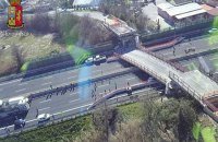 В Италии в результате обрушения моста погибла супружеская пара
