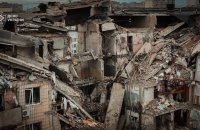 До ліквідації наслідків атаки у Києві та області залучили роботизовану техніку та авіацію