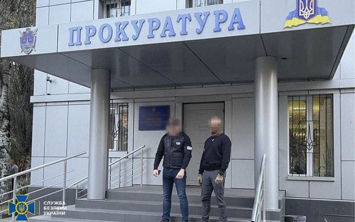 У Дніпрі затримали прокурора, який вимагав хабар, щоб "відмазати" чоловіка від тюрми