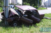 ДТП в Киеве: "Жигули" превратились в груду металлолома