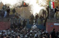 Иранская полиция освободила заложников в посольстве Великобритании 