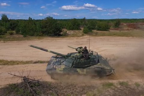 Модернизированный танк Т-72 испытали под водой