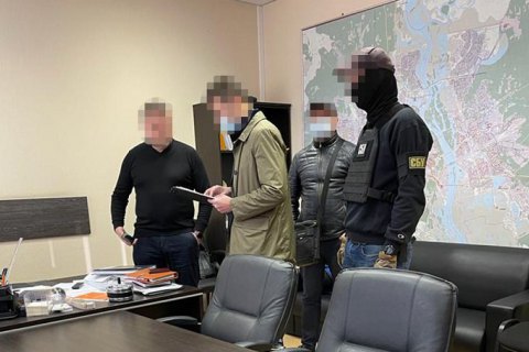 В филиале "Киевтеплоэнерго" прошли обыски, руководителю и подрядчику сообщено о подозрениях
