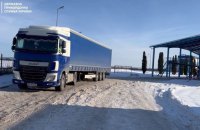 Після розблокування кордону з Польщею прикордонники оформили більше 2,5 тис. вантажівок