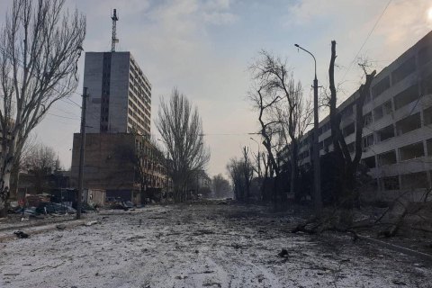 З Маріуполя сьогодні працюватиме гуманітарний коридор для приватних авто: з телефонів радять видалити всі месенджери і фото