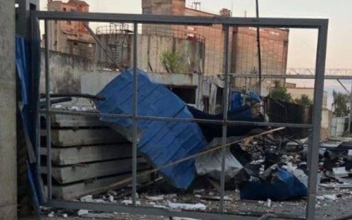 Росія атакувала портову інфраструктуру Одещини: пошкоджене судно, загинули двоє водіїв