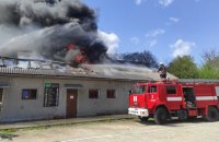В Івано-Франківську згорів склад в районі аеропорту