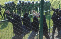 В Польше полицейский застрелил футбольного фаната во время драки