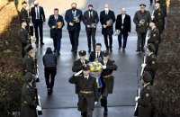 Зеленський і Шмигаль вшанували загиблих визволителів Києва