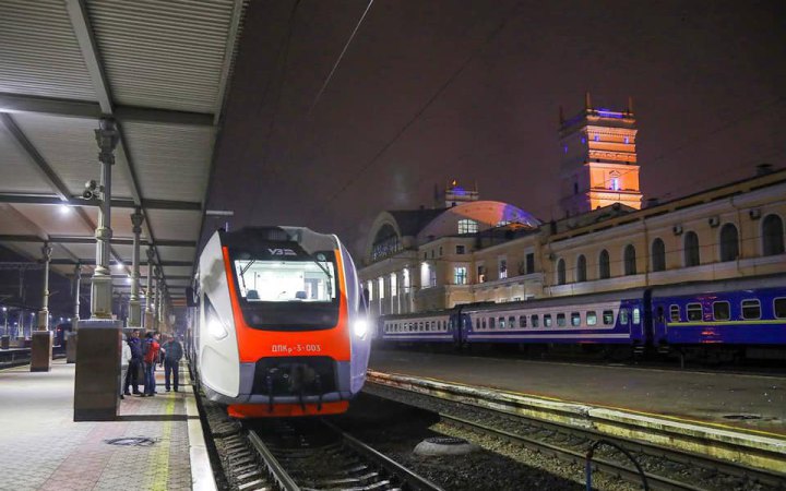 Укрзалізниця відновила курсування “Слобожанського експреса”