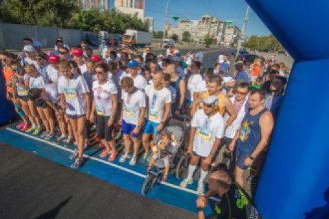В Днепре 500 человек вышли на "забег в вышиванках"