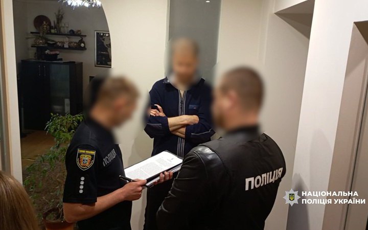 Операція "Ескулап": поліція провела майже 60 одночасних обшуків у посадовців ВЛК
