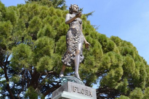 В Никитском ботсаду статую богини Флоры заменят бюстом Ленина
