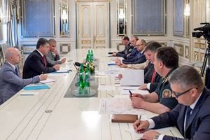 Порошенко: проти ЗСУ застосували нову російську систему залпового вогню