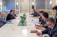 Порошенко: проти ЗСУ застосували нову російську систему залпового вогню