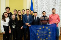 Зеленський зустрівся з колишніми студентами, яких побив "Беркут" на Євромайдані (оновлено)