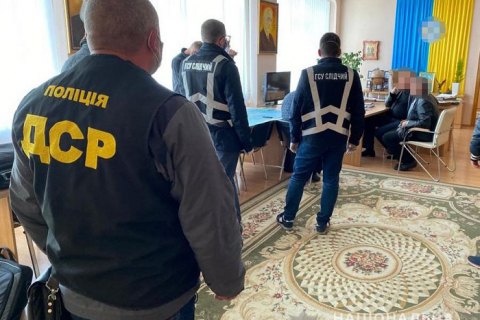 Ректора харківського вузу і його заступника підозрюють в отриманні 300 тис. гривень хабара