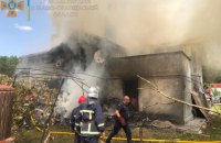 В селе возле Коломыи легкомоторный самолет упал на дом, погибли четыре человека