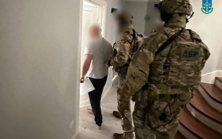 Придбав ділянки, авто та квартиру у Києві: затримали експосадовця Сил логістики Козловського