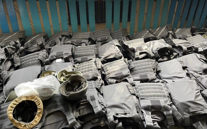 Директору компанії, яка передала військовим неякісні бронежилети, повідомили про підозру