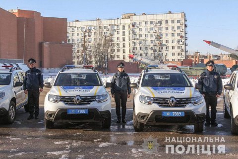 У Дніпрі поліцейським офіцерам громади вручили 31 службовий автомобіль