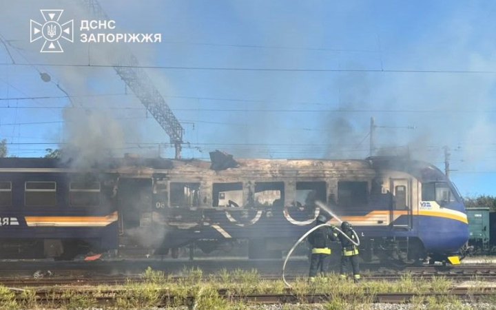 Росіяни влучили по регіональному поїзду Дніпро – Запоріжжя: загинула провідниця (оновлено)
