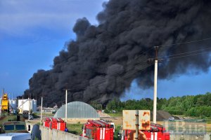 На охваченной пожаром нефтебазе под утро прогремел новый взрыв (обновлено)