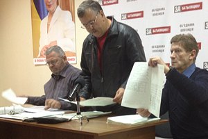 На округе №132 в Первомайске оппозиция подсчитала голоса