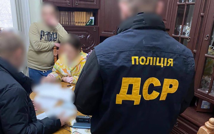 Посадовиця у Чернівецькій області незаконно переправляла за кордон військовозобов’язаних через систему «Шлях», - ОГ