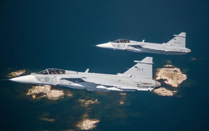 Швеція передасть Україні 16 літаків Gripen протягом 10 місяців. Ще 22 борти Україна закупить 