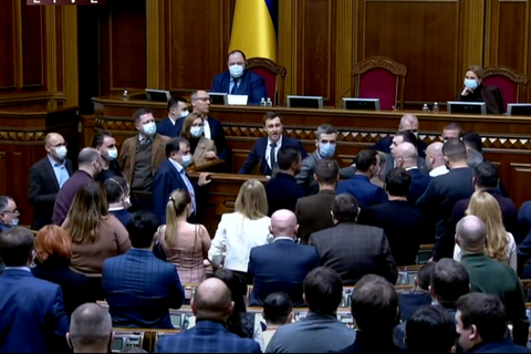 В Раде едва не подрались из-за предложения не пускать в парламент работников 112, NewsOne и Zik