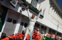 Хэмилтон выиграл Гран-При Венгрии и увеличил отрыв от Феттеля до 24 очков