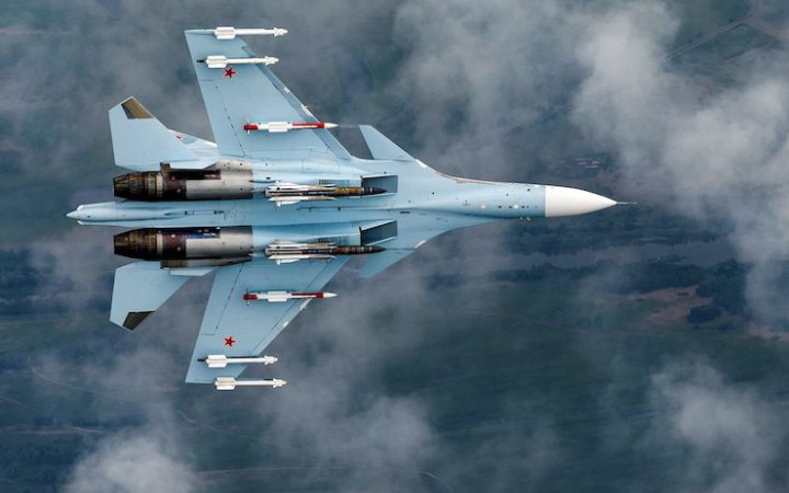 СБУ поцілила в ангари з винищувачами на аеродромі “Саки” в Криму