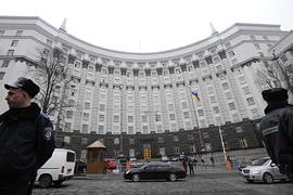 Кабмин окончательно слил Черновецкого, но поощрил Довгого
