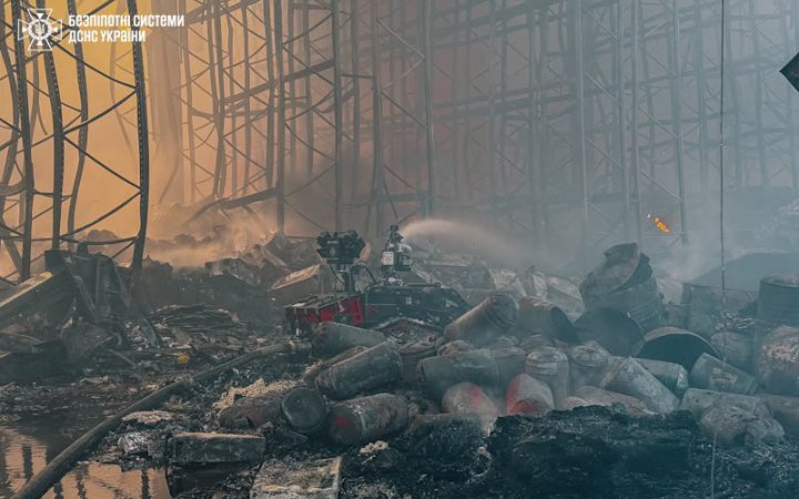 ДСНС: на Київщині до ліквідації наслідків російської атаки залучили роботизовані комплекси
