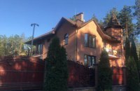 Под Киевом из огнестрельного оружия сбит беспилотник, снимавший дом чиновника ГПУ
