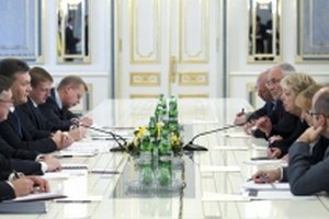 Янукович надеется, что нынешний Европарламент ратифицирует соглашение с ЕС