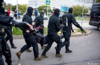В Беларуси силовики применили во время задержаний светошумовые гранаты и слезоточивый газ (обновлено)