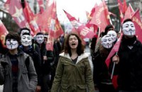 В Турции полиция применила водометы против демонстрантов, критикующих исламизацию школ