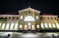 Росіяни обстріляли вокзал у Херсоні, загинув поліцейський
