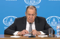 Лавров обвинил Украину в накоплении "необычно большого количества" войск около линии столкновения