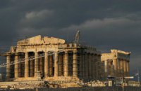 Российские паркурщики разрушили часть стены Парфенона