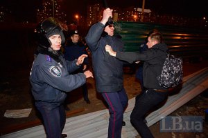 МВС призначило службове розслідування щодо дій міліції на Осокорках