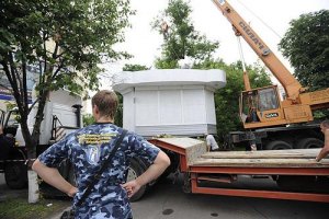 Кто отбирает у столичных предпринимателей рынок МАФов?