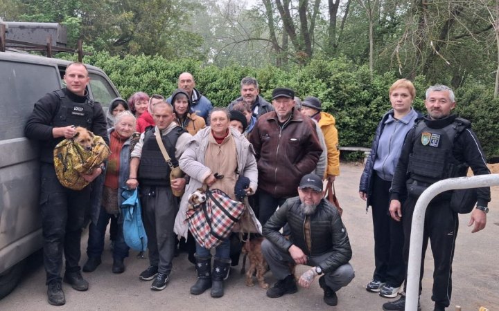 З прифронтового Берислава Херсонської області евакуювали ще одну групу людей