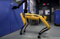 Роботи Boston Dynamics навчилися відчиняти двері