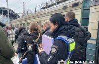 У Києві неповнолітній виліз на вагон електрички, його вразило електричним струмом