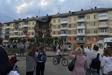 В российском Междуреченске обвалился подьезд жилой пятиэтажки
