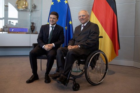 Зеленский предлагает начать обмен пленными с РФ в формате "10 на 10" или "15 на 15"