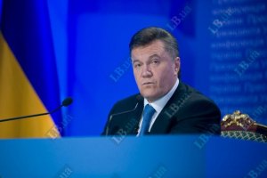 Янукович снова оговорился: "Когда увидишь своими руками, глазами потрогаешь"